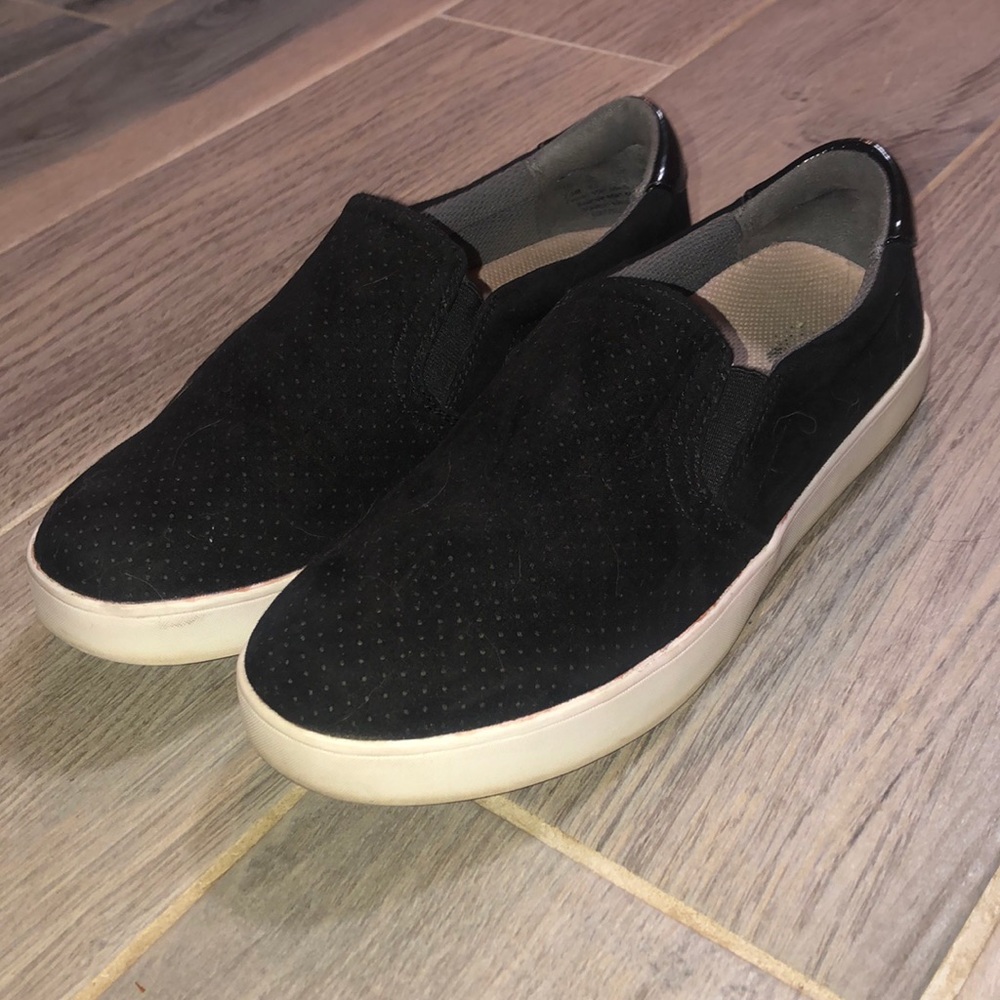 Lightly worn black memory foam sneakers